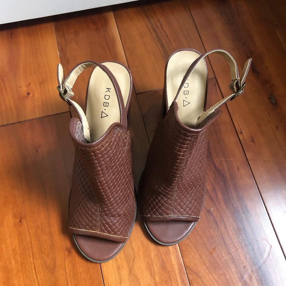 Anthropologie Kelsi Dagger Brown Leather Sandal Size 8.5